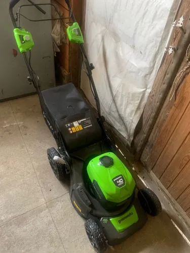 Greenworks GD40LM46SP бесщеточная, 40V  - аккумуляторная газонокосилка